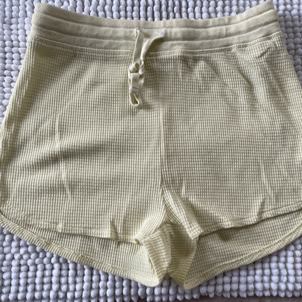 Aritzia TNA Yellow Waffle Knit Shorts